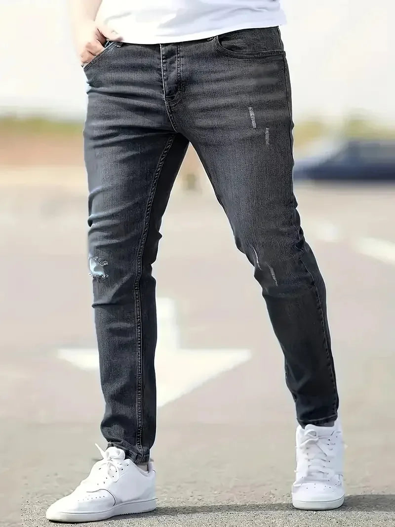 THE MATTEO SLIM JEANS