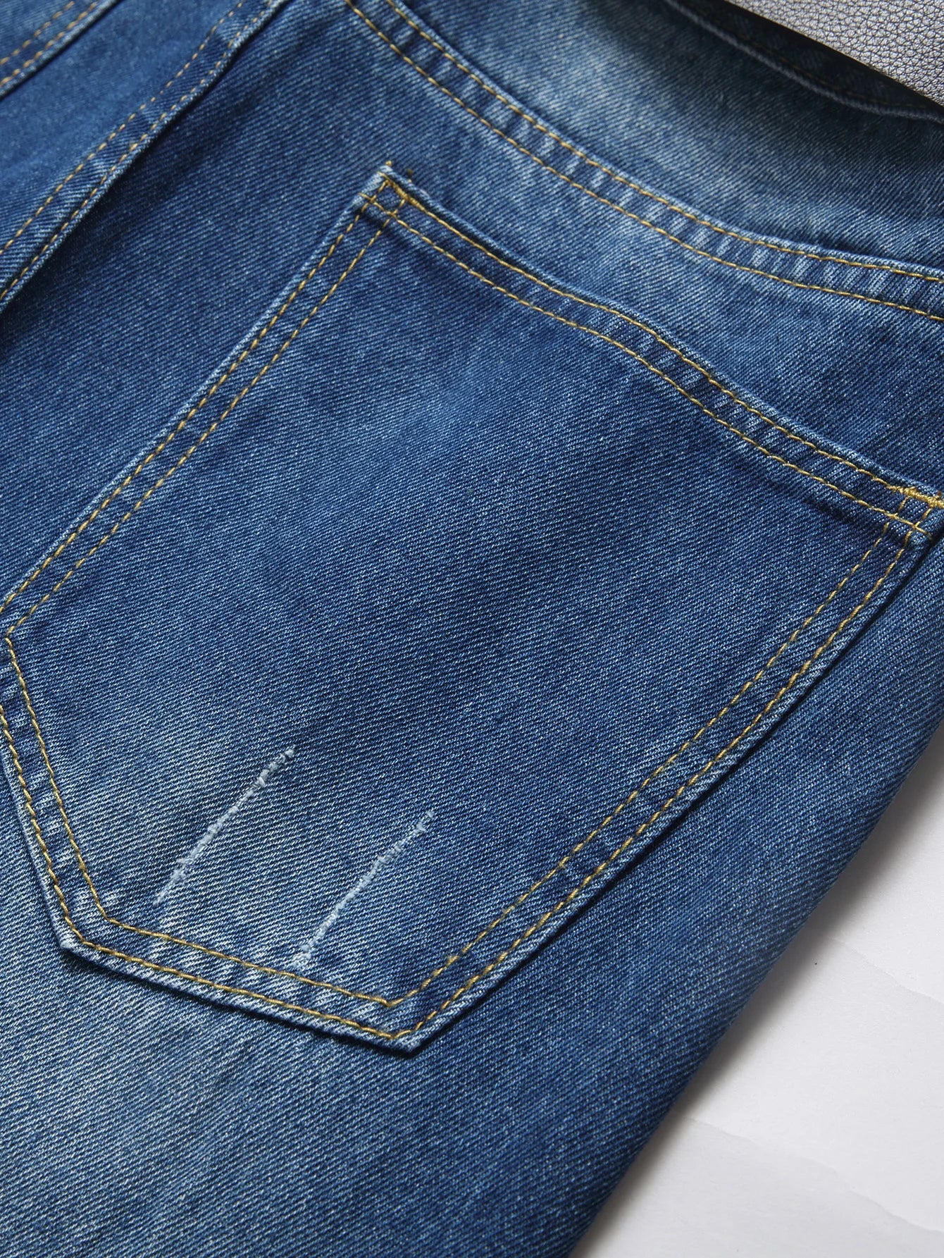 THE HUDSON STRAIGHT DENIM JEAN